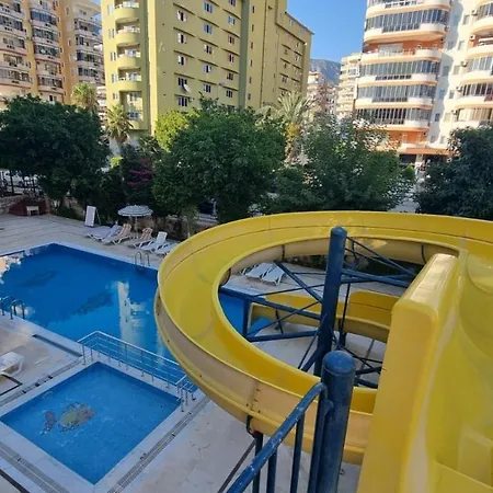 Seaview 3+1 Barbaros, Mahmutlar אלאניה
